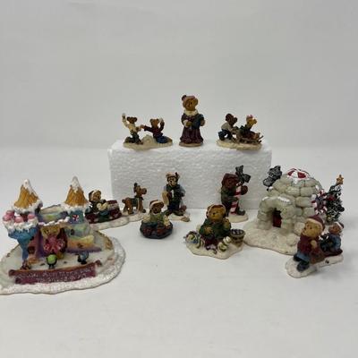 Boyds Bears Figures, Igloo and Sugar Plum Pavilion