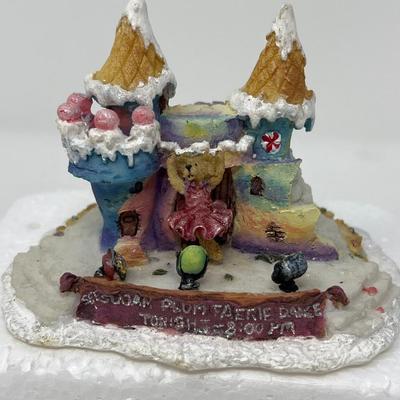 Boyds Bears Figures, Igloo and Sugar Plum Pavilion