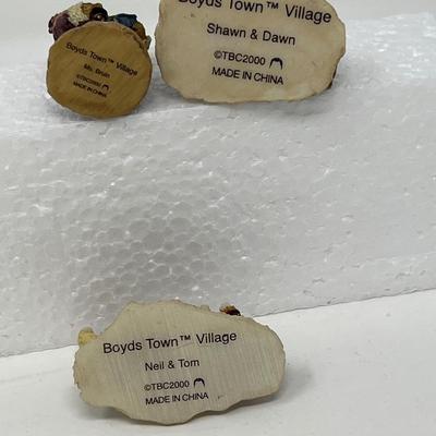 Boyds Bears Figures, Igloo and Sugar Plum Pavilion
