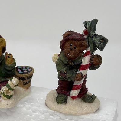 Boyds Bears Figures, Igloo and Sugar Plum Pavilion
