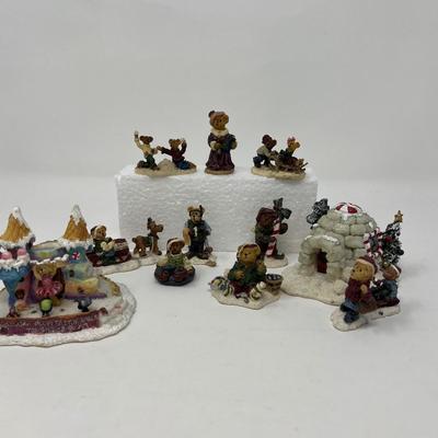 Boyds Bears Figures, Igloo and Sugar Plum Pavilion