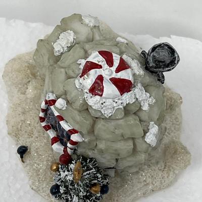 Boyds Bears Figures, Igloo and Sugar Plum Pavilion