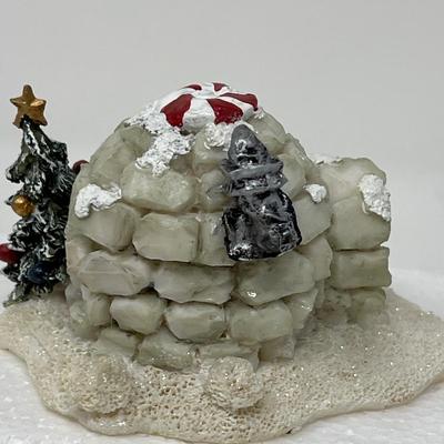 Boyds Bears Figures, Igloo and Sugar Plum Pavilion