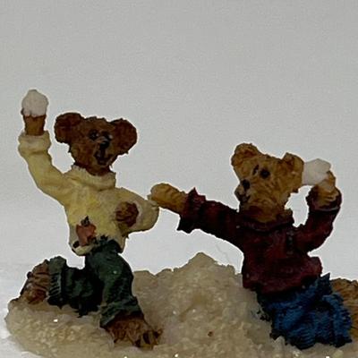 Boyds Bears Figures, Igloo and Sugar Plum Pavilion