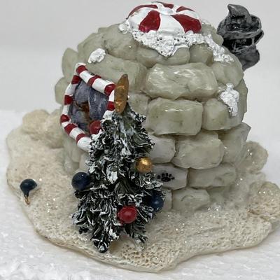 Boyds Bears Figures, Igloo and Sugar Plum Pavilion