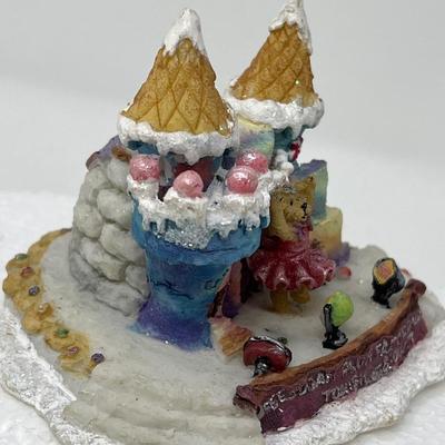 Boyds Bears Figures, Igloo and Sugar Plum Pavilion