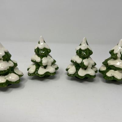 Four Fitz & Floyd Christmas Trees and 1975 Spode Plate