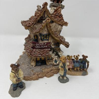 Four Boyds Bearstown Houses & Townsbear Figures