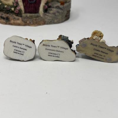 Four Boyds Bearstown Houses & Townsbear Figures