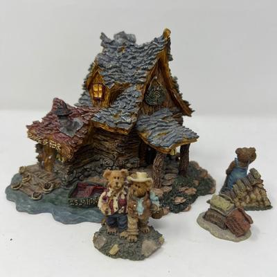 Four Boyds Bearstown Houses & Townsbear Figures