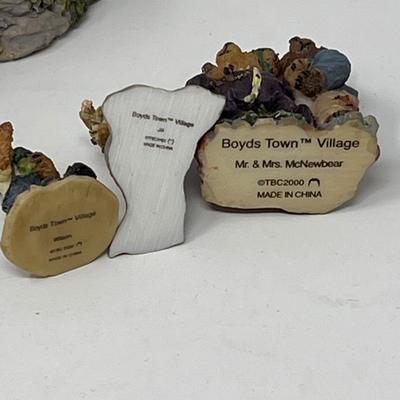 Boyd’s Christmas Village Limited Edition Houses & Townsbears