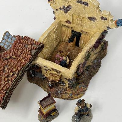 Boyd’s Christmas Village Limited Edition Houses & Townsbears