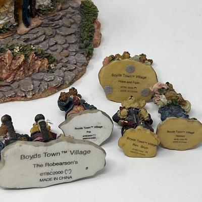 Boyd’s Christmas Village Limited Edition Houses & Townsbears