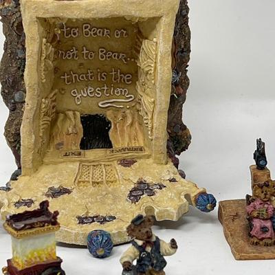 Boyd’s Christmas Village Limited Edition Houses & Townsbears