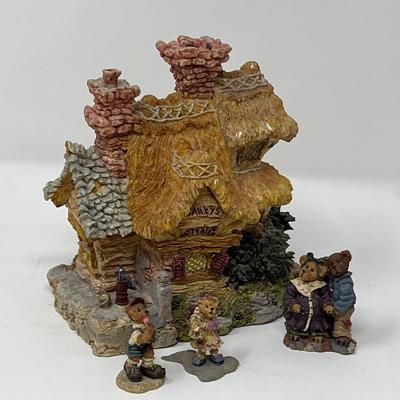 Boyd’s Christmas Village Limited Edition Houses & Townsbears