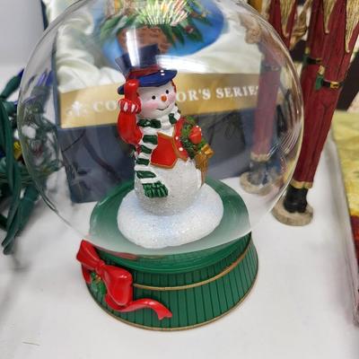 Various Christmas Decor Lot