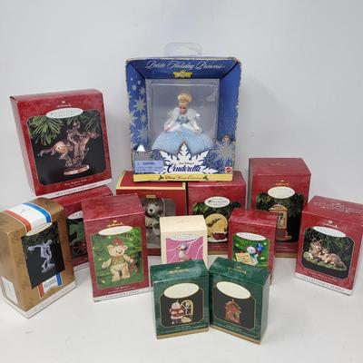 Various Christmas Decor Lot