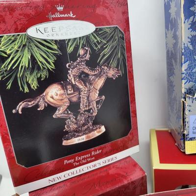 Various Christmas Decor Lot
