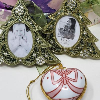 Various Christmas Decor Lot
