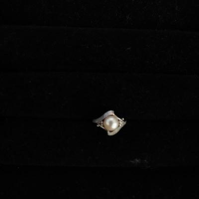 Vintage 10k White Gold Cultured Pearl Diamond Ring