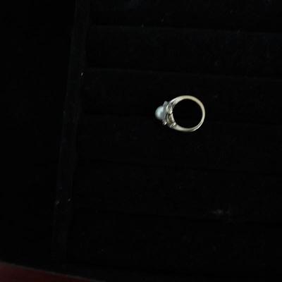 Vintage 10k White Gold Cultured Pearl Diamond Ring