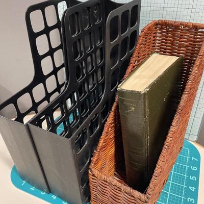 4 File holders
