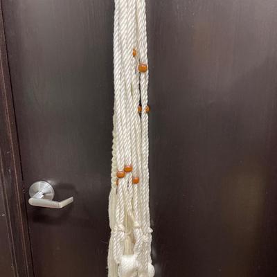 5 white macramé plant holders