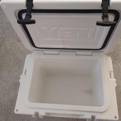Yeti Roadie 20 Cooler