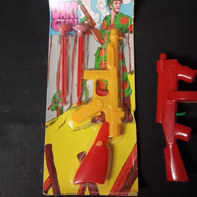 MACHINE DART GUN ON BOARD AND TOY MACHINE GUN