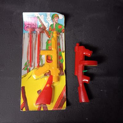MACHINE DART GUN ON BOARD AND TOY MACHINE GUN