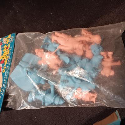 UNOPENED WALT DISNEY 15 FAMOUS CHARACTERS