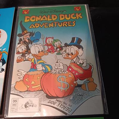 4 DONALD DUCK COMIC BOOKS