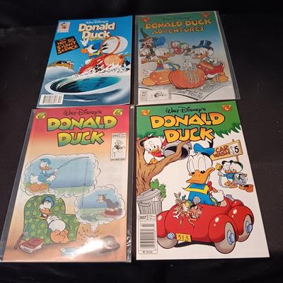 4 DONALD DUCK COMIC BOOKS
