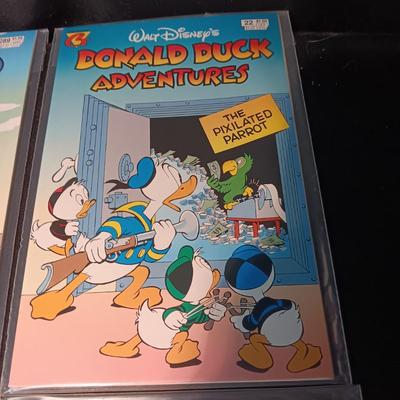 4 DONALD DUCK COMIC BOOKS