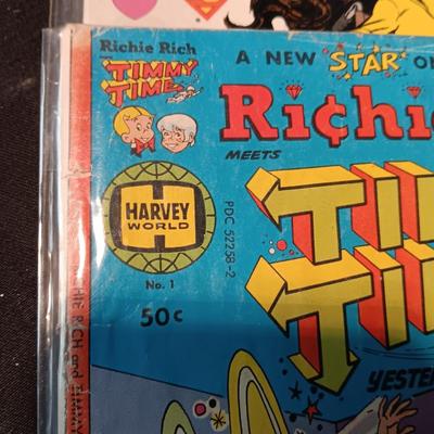 SUPERMAN AND RICHIE RICH COMIC BOOKS