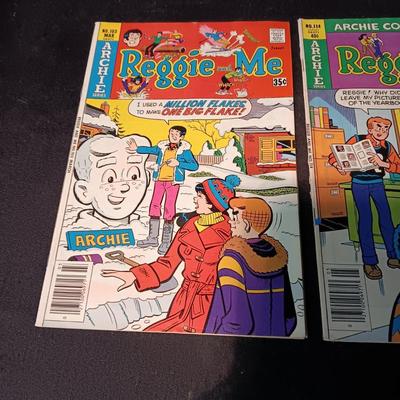 2 ARCHIE COMIC BOOKS REGGIE & ME