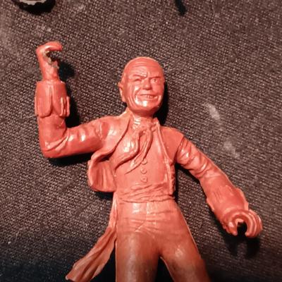 MARX TOY PIRATES WITH ACCESSORIES