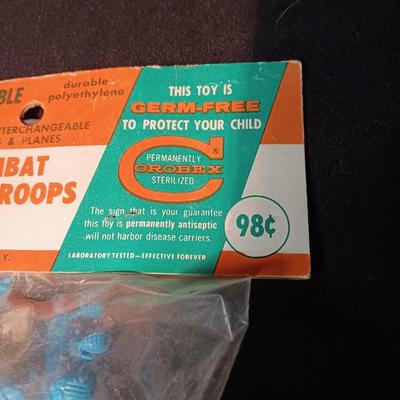 UNOPENED UNBREAKABLE COMBAT PARATROOPERS