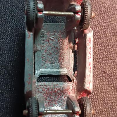 OLD METAL TOOTSIETOY CARS