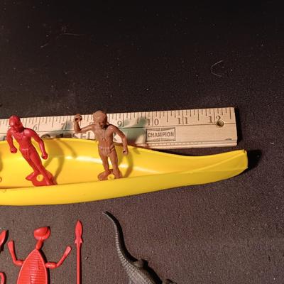 INDIANS AND CANOE TOY