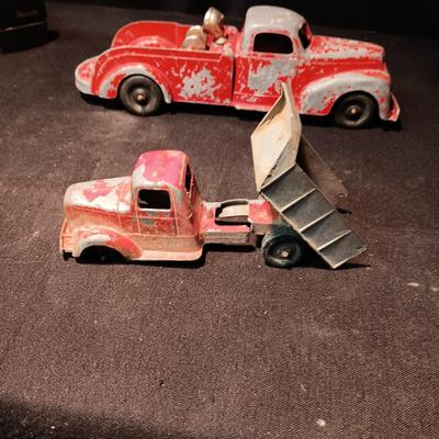 2 OLD METAL TOY TRUCKS