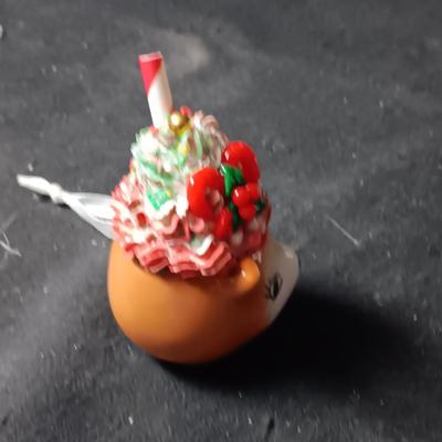 MR CHRISTMAS REINDEER ORNAMENT