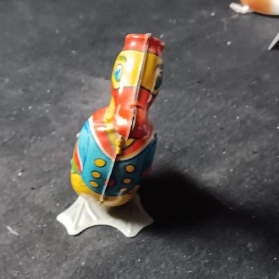 J CHEIN WIND-UP DUCK. IT WORKS!