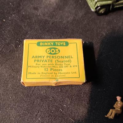 DINKY TOYS MILITARY VEHICLES AND PERSONNEL