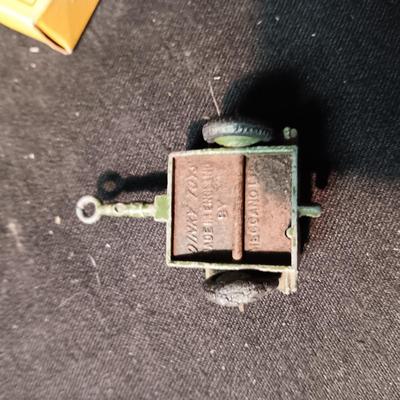 DINKY TOYS MILITARY VEHICLES AND PERSONNEL