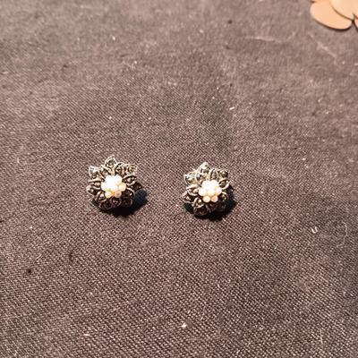 PAIR OF STERLING SILVER PIERCED EARRINGS