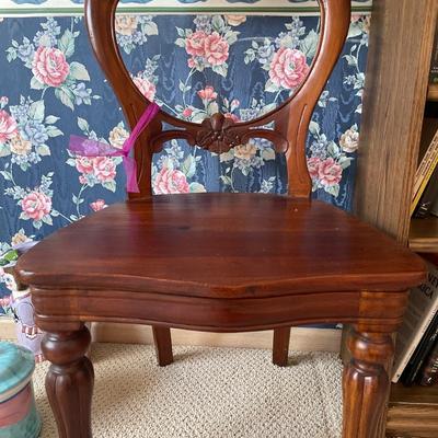 Beautiful balloon back chair
