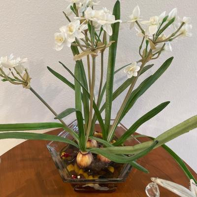 Roundwood and table with floral candleholders and more