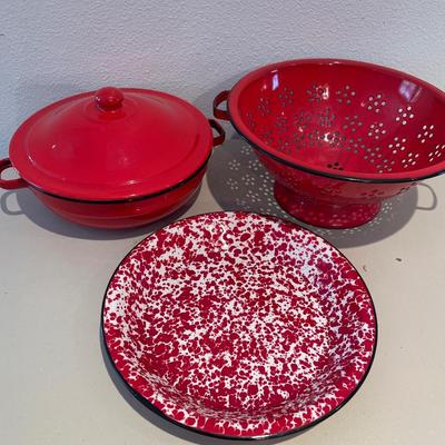 3 metal kitchen items