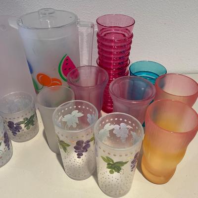 Plastic of pitchers and cups
